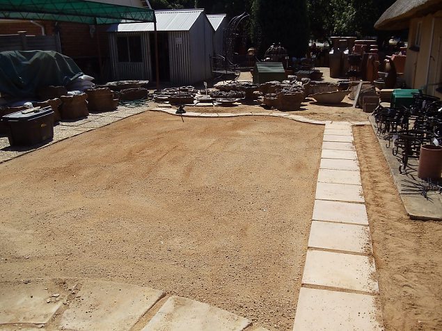 Tehismuru alusmaterjalid kunstmuru paigaldamise käigus tagavad hea püsivuse aastateks. Kunstmurukatte paigaldamine alusmaterjalidega.  Tehismuru alusmaterjalid kunstmuru paigaldamise käigus taga.. | Tehismuru Lõuna-Aafrikas